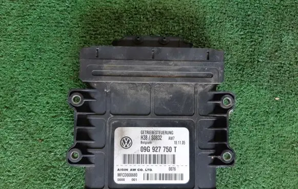 Volkswagen PASSAT B6 Gearbox control unit/module 09G927750T