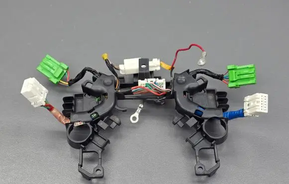 Steering wheel buttons/switches