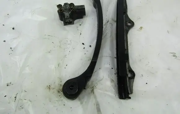 Ford Maverick Slide rail for timing chain 
