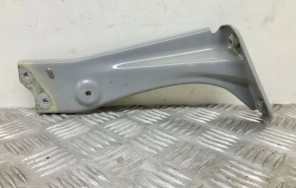 Skoda Octavia Mk3 (5E) Fender mounting bracket 5E0821142A
