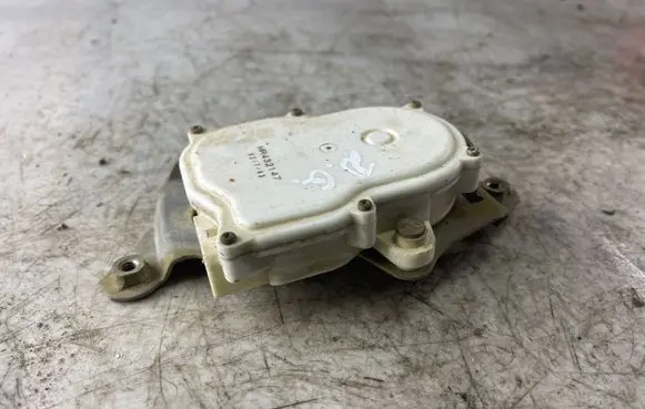 Mitsubishi Pajero Sport I Central locking motor Mr432147