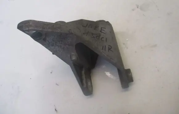 Nissan Juke I F15 Engine mounting bracket