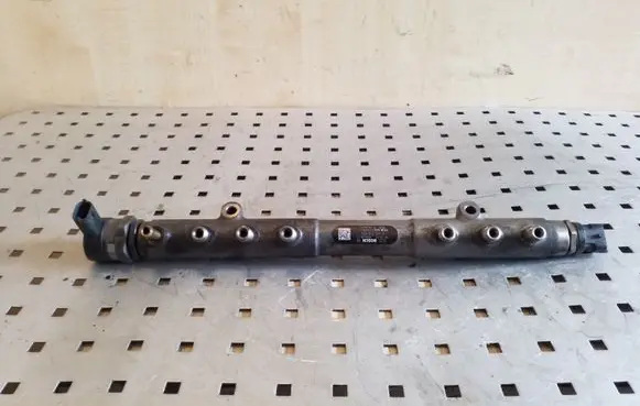 Volvo XC60 Fuel main line pipe 30777576 31259011 0445215023