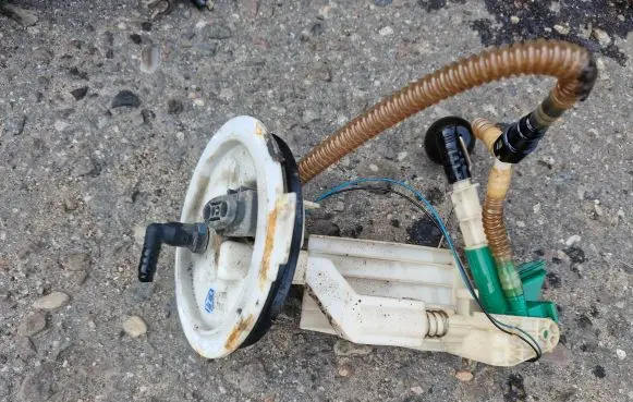 Audi A4 S4 B6 8E 8H Fuel level sensor 