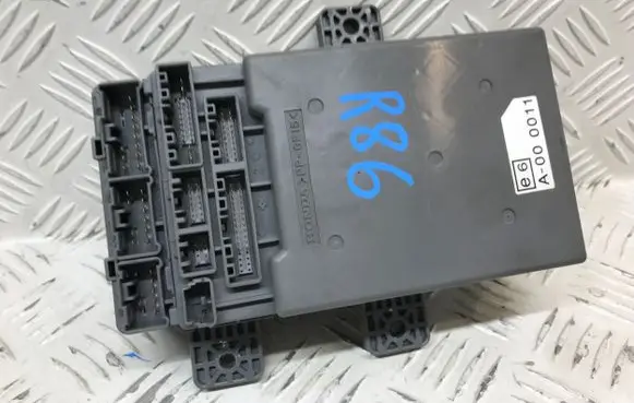Honda Civic Fuse module SMGG313 37832LN
