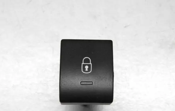 Peugeot 3008 I Tailgate/trunk/boot open switch 9686219510