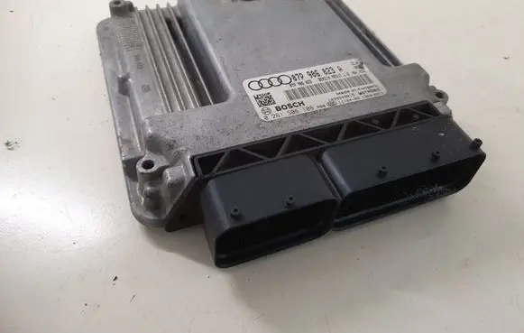 Audi A8 S8 D4 4H Engine control unit/module 07P906023A