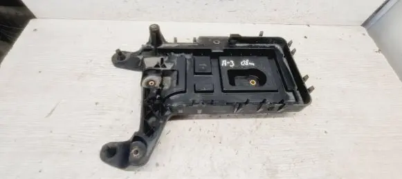 Audi A3 S3 8P Battery tray 1K0915333C