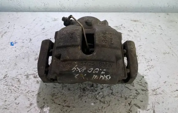 BMW X3 E83 Front brake caliper 57/25