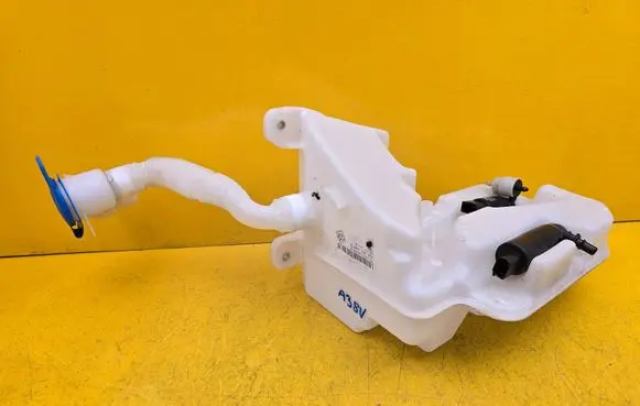 Audi A3 S3 8V Windshield washer fluid reservoir/tank 5Q0955449Q