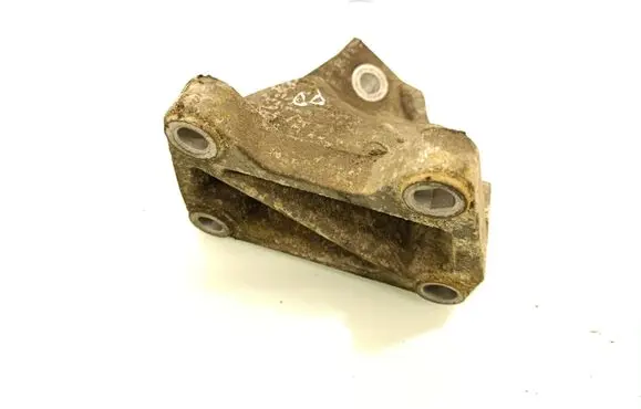 Engine mounting bracket