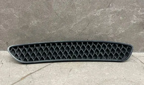 Rear bumper trim bar molding
