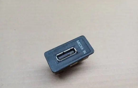 Volkswagen Golf VII USB socket connector 5G0035222A