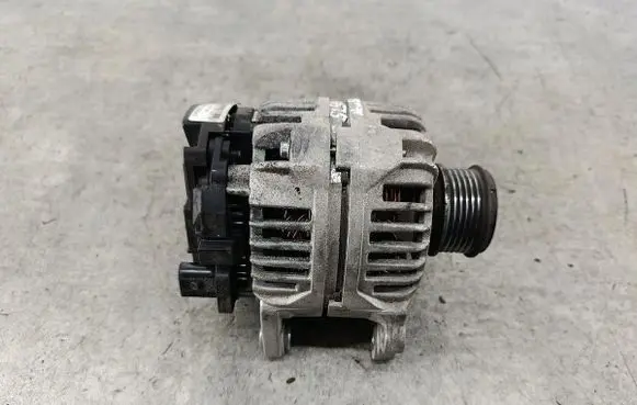 Volkswagen New Beetle Generator/alternator STX100041STRADAX