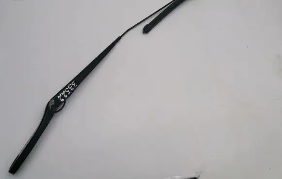 Volvo V50 Front wiper blade arm 8623160