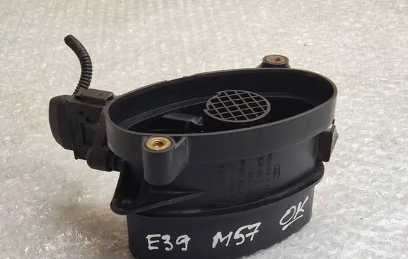 BMW 5 E39 Mass air flow meter 7787076 77870760 136277870760