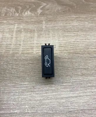 BMW 5 E39 Tailgate/boot open switch button 8365579 03052500