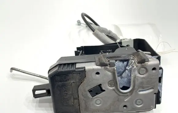 Opel Vectra C Front door lock 13210767