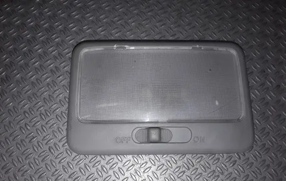Suzuki Grand Vitara I Front seat light
