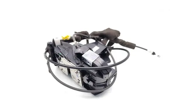 Nissan Juke I F15 Front door lock