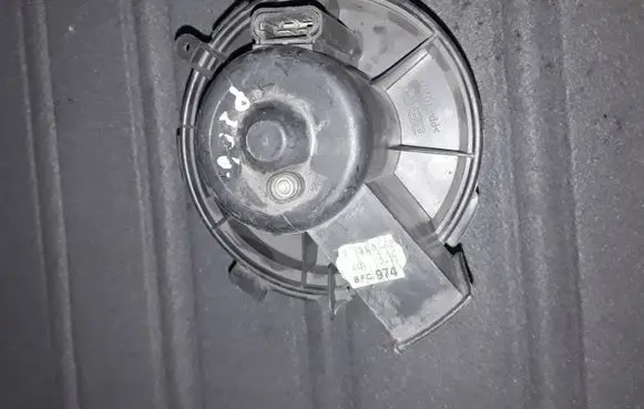 Peugeot 206 Heater fan/blower 6424501