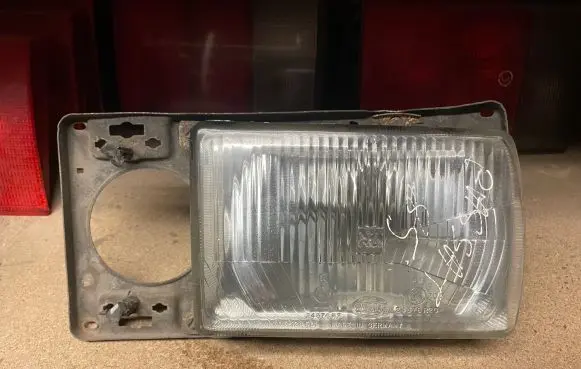Volkswagen PASSAT B2 Headlight/headlamp 302124501