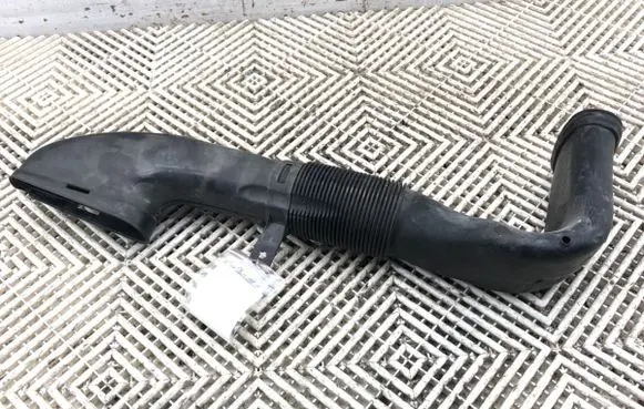 Mercedes-Benz E W212 Air intake hose/pipe A6510903437