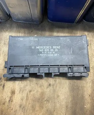 Mercedes-Benz S W140 Comfort/convenience module 05073000 1408200026