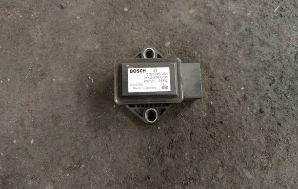 BMW X5 E53 ESP acceleration yaw rate sensor 34526762235