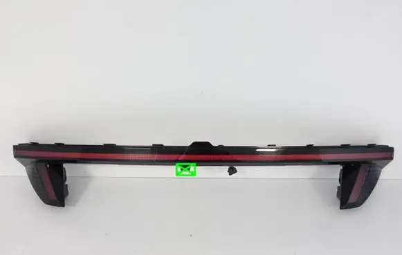 Tailgate rear/tail lights