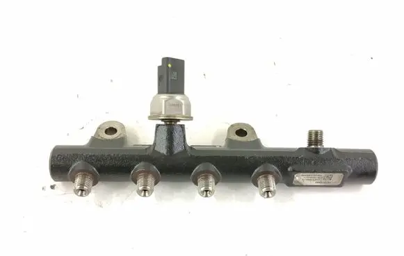 Mercedes-Benz B W246 W242 Fuel main line pipe 171071083 175210651R