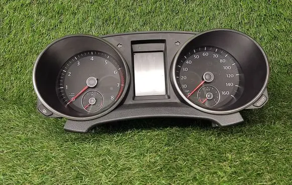 Speedometer (instrument cluster)
