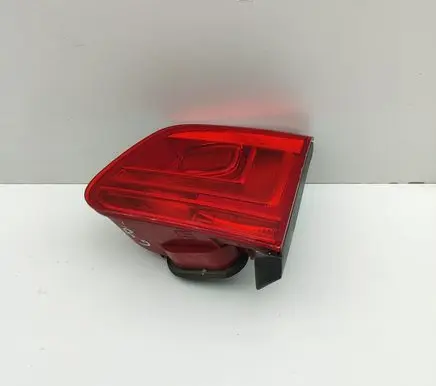 Tailgate rear/tail lights