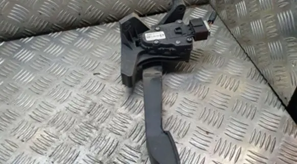 Opel Combo C Accelerator throttle pedal 9129423