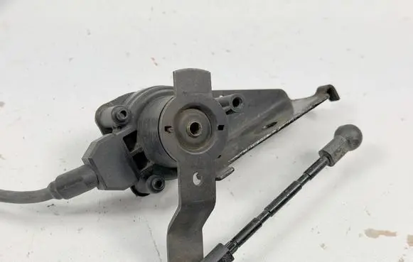 Cadillac Escalade Rear height level sensor lever 22175445