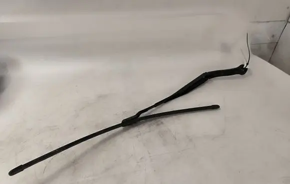 BMW X4 G02 Front wiper blade arm 7399009