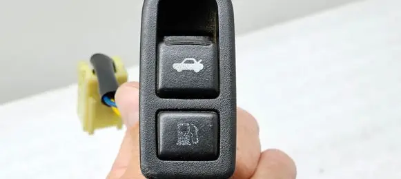 Hyundai Sonata Tailgate opening switch 935553K000