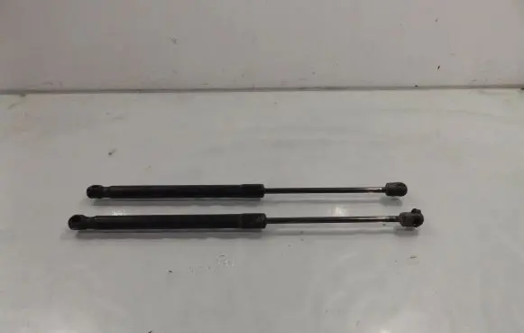 Opel Astra H Shock absorber/damper mounting bracket 