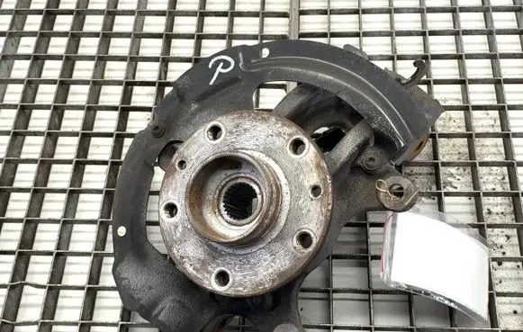 Renault Megane IV Front wheel hub spindle knuckle