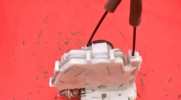Honda FR-V Front door lock