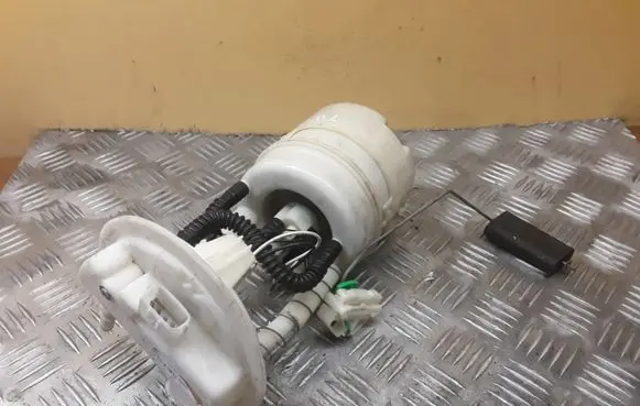 Renault Twingo II In-tank fuel pump 09746449900 8200368239