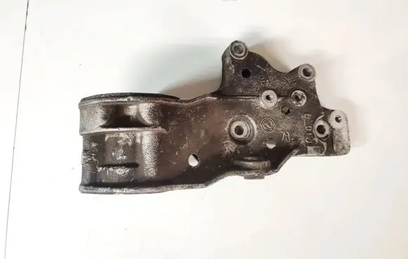 Alfa Romeo 156 Engine mount bracket B017