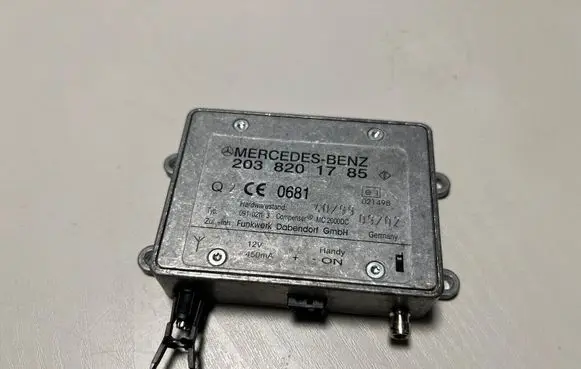 Mercedes-Benz G W461 W463 1st Gen Aerial antenna amplifier A2038201785