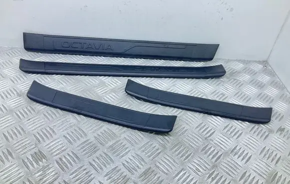 Skoda Octavia Mk3 (5E) Front sill trim cover 5E0071303