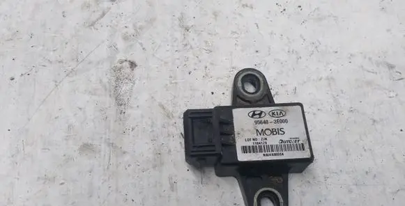 KIA Sorento ESP acceleration yaw rate sensor 956403E000