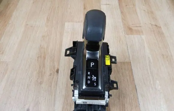 Lexus NX Gear shifter/selector 75M432