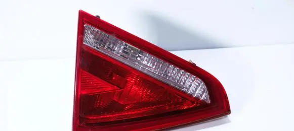 Audi A5 8T 8F Tailgate rear/tail lights 8T0945093
