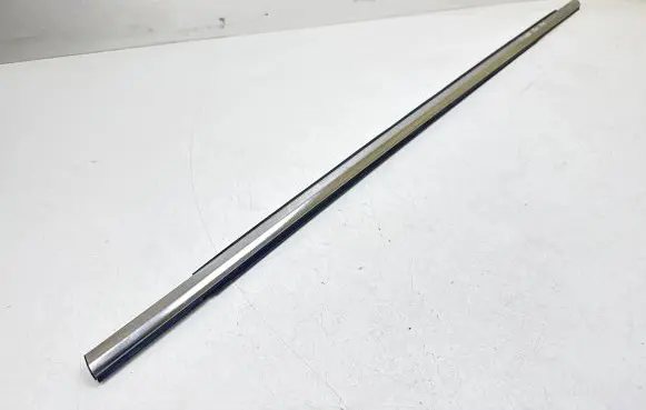 Ford Fusion II Front door glass trim molding DS73F205623A
