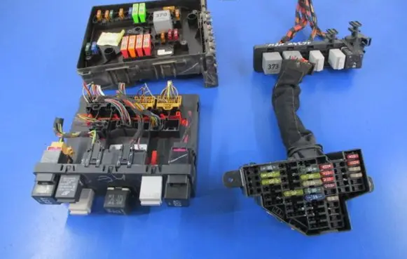 Volkswagen Jetta V Fuse box set