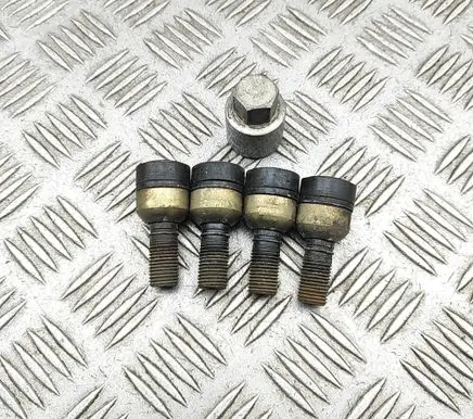 Porsche 911 991 Nuts/bolts WHT006980C